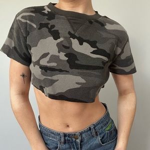 camouflage grey crop top short sleeve